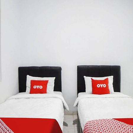 Super Oyo 91627 Wika Wiki Homestay Medan Buitenkant foto