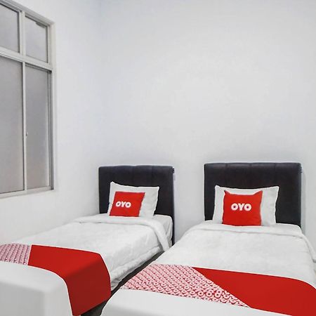 Super Oyo 91627 Wika Wiki Homestay Medan Buitenkant foto