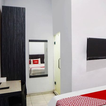 Super Oyo 91627 Wika Wiki Homestay Medan Buitenkant foto