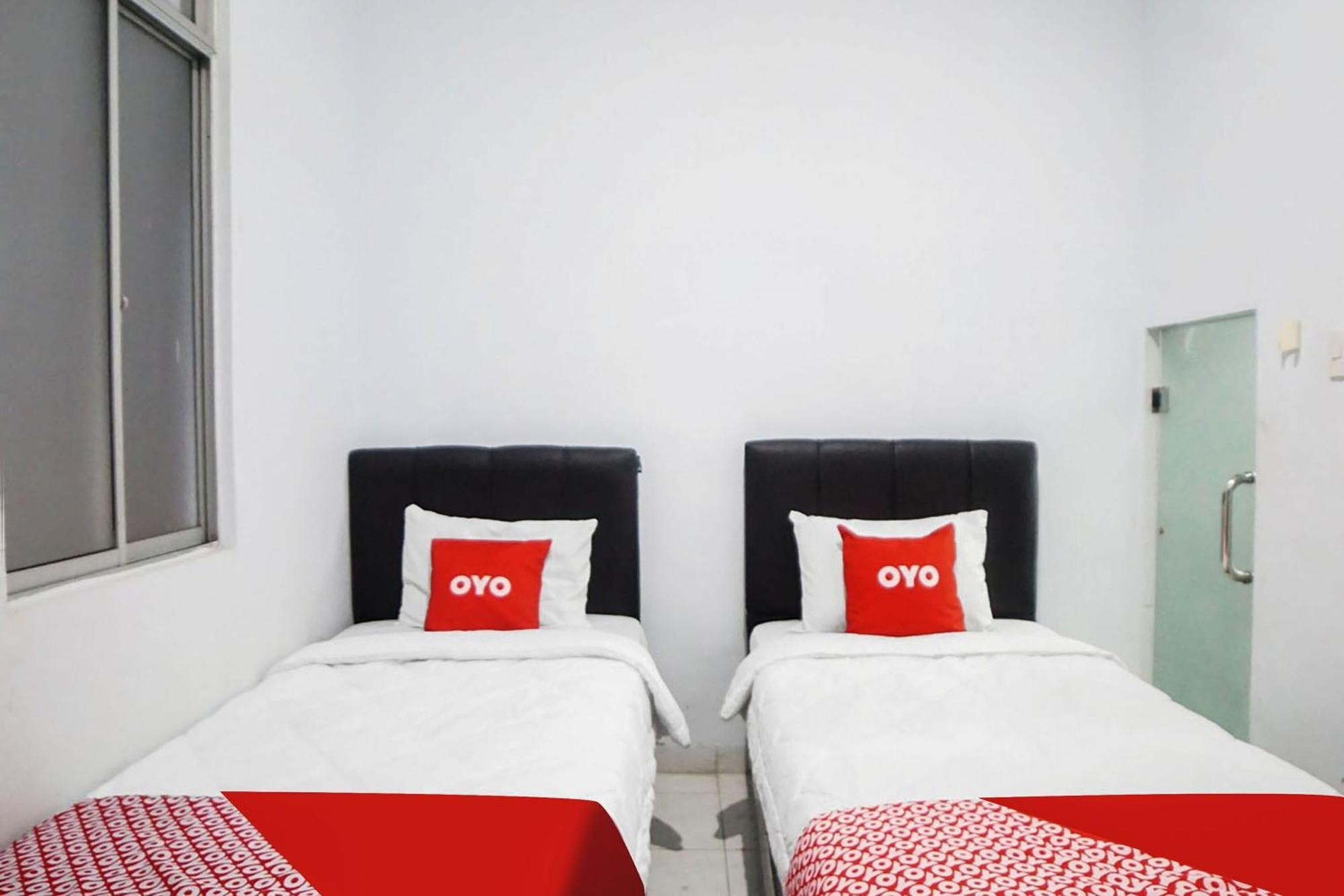 Super Oyo 91627 Wika Wiki Homestay Medan Buitenkant foto