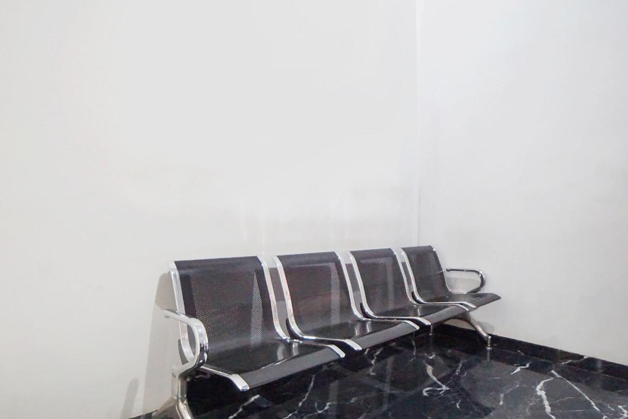 Super Oyo 91627 Wika Wiki Homestay Medan Buitenkant foto