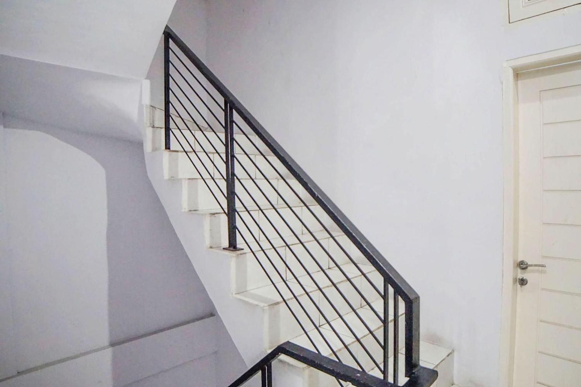 Super Oyo 91627 Wika Wiki Homestay Medan Buitenkant foto