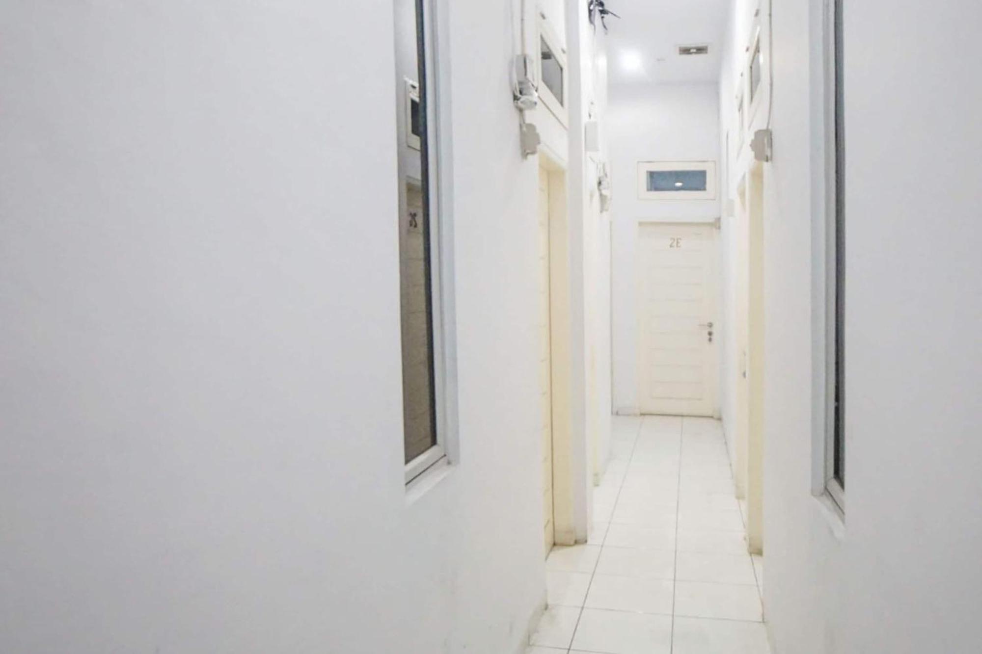 Super Oyo 91627 Wika Wiki Homestay Medan Buitenkant foto
