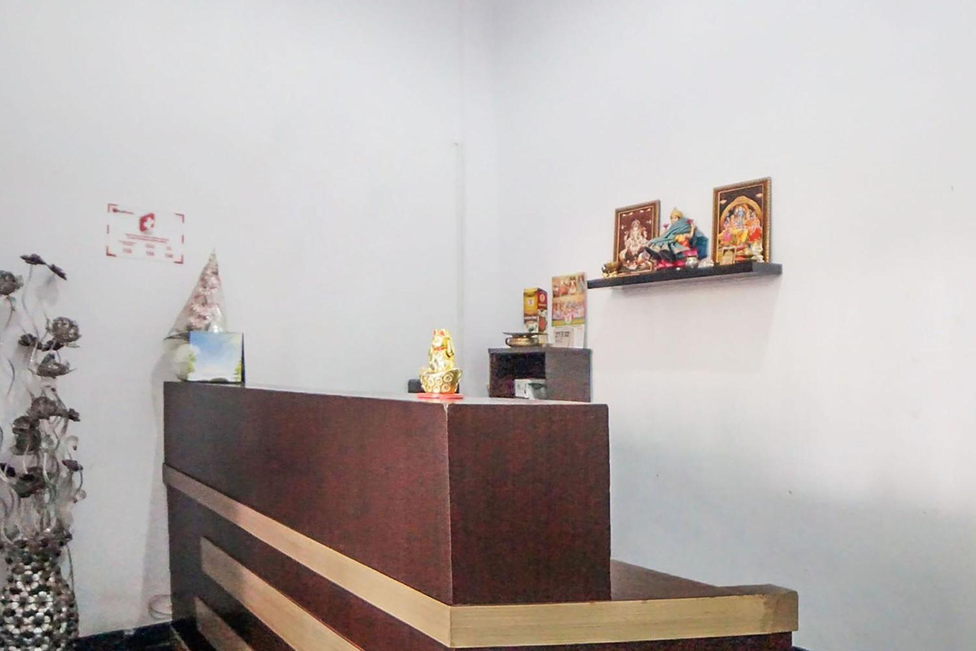 Super Oyo 91627 Wika Wiki Homestay Medan Buitenkant foto