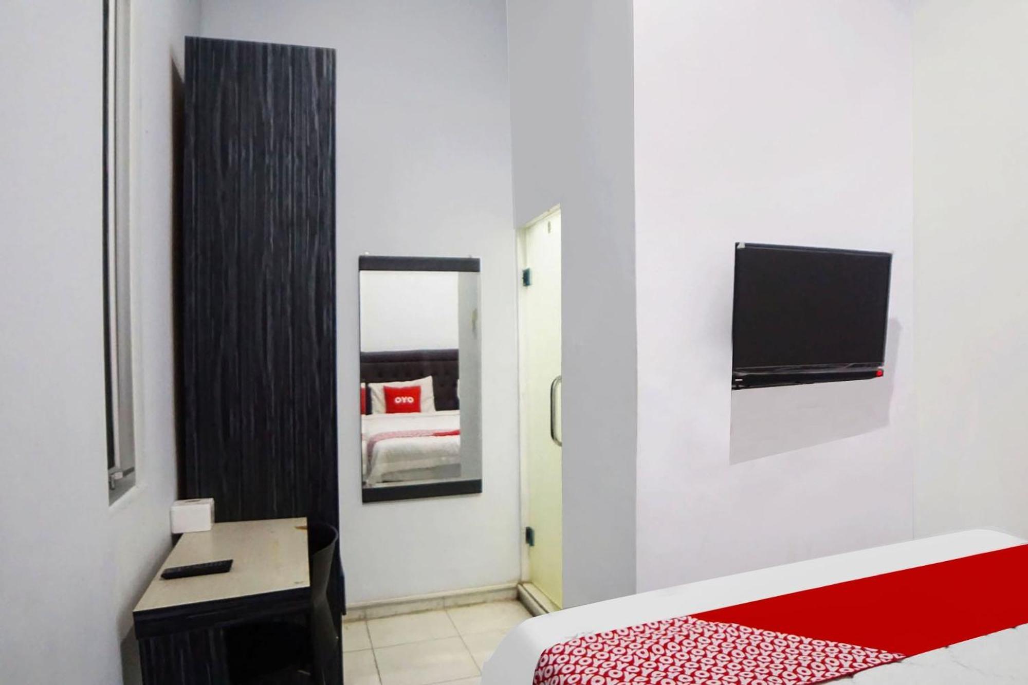 Super Oyo 91627 Wika Wiki Homestay Medan Buitenkant foto