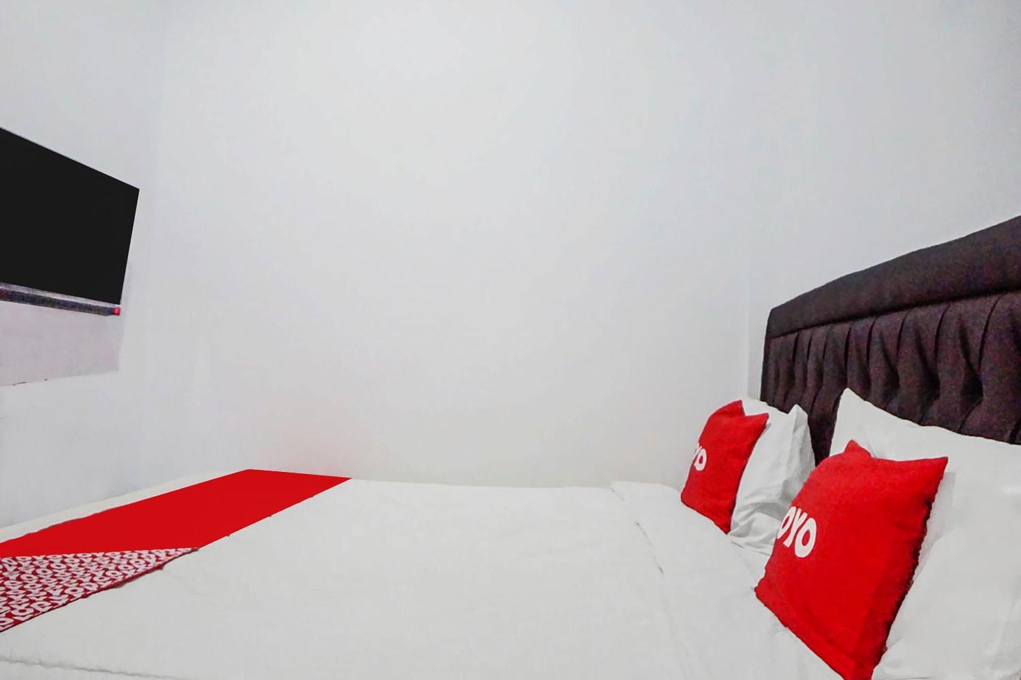 Super Oyo 91627 Wika Wiki Homestay Medan Buitenkant foto