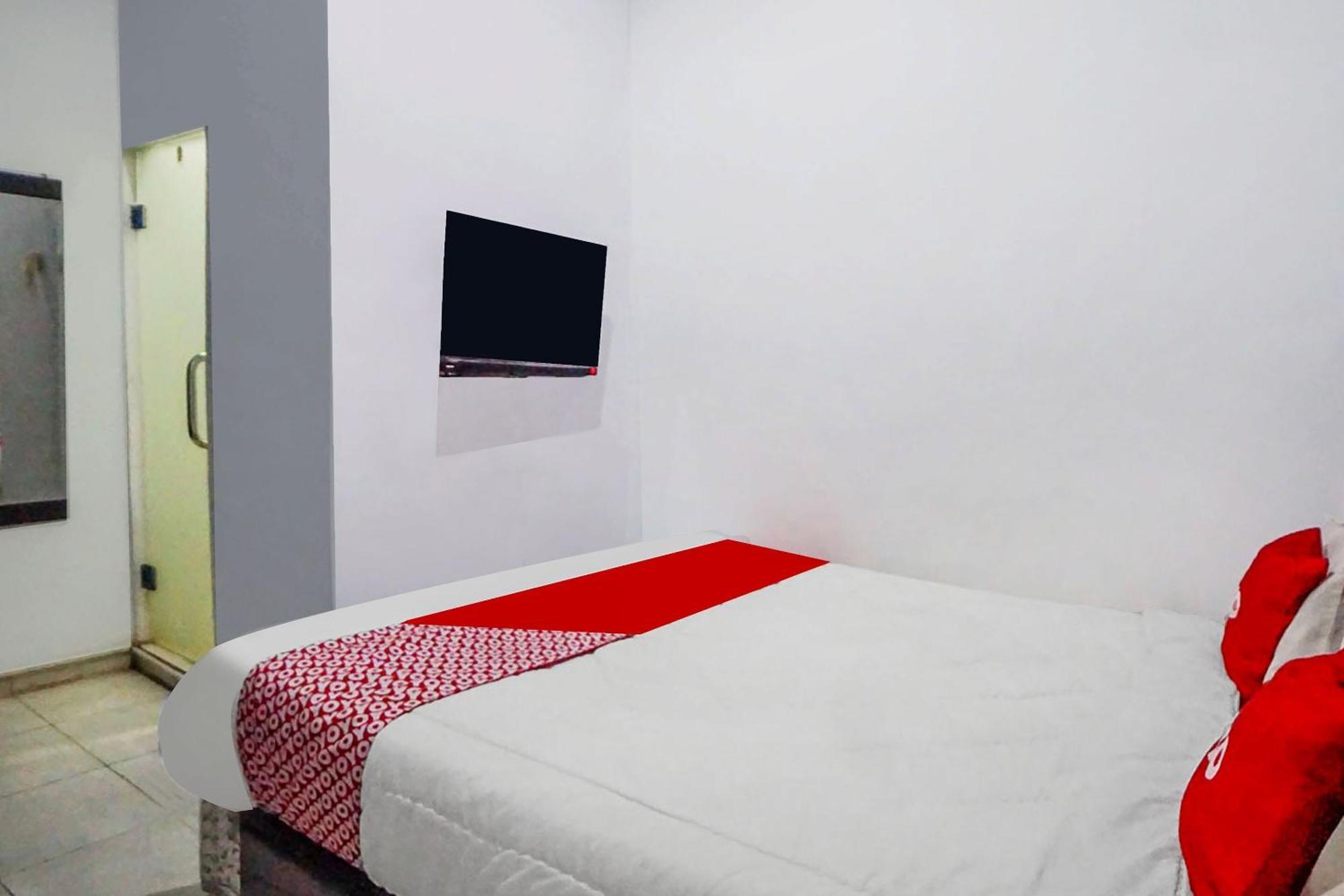 Super Oyo 91627 Wika Wiki Homestay Medan Buitenkant foto